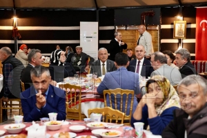 Bakan Gler: Engellilerimiz bize emanet Bakan Gler, engelli anneleri ve engelli dernekleri ile bir araya geldi